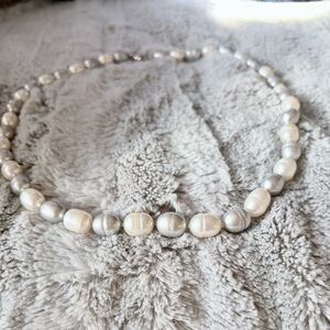Elegant Faux Pearl Necklace